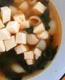 Sopa de coditos y espinacas