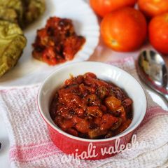 A picture of Tomato dates chutney.