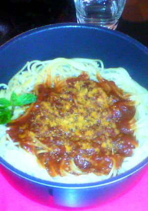 Una foto de Spaghetti con salsa de tomate