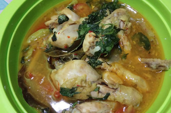 Cara Buat Ayam bumbu kuning kemangi pedas Menu Enak