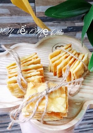 Hình của món Bánh ngói hạnh nhân.