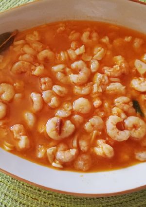 A picture of Garlic Shrimp with Paprika 🦐🌶️.