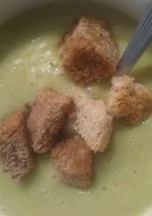 Una foto de Sopa de puerro de 4 ingredientes 🍵
