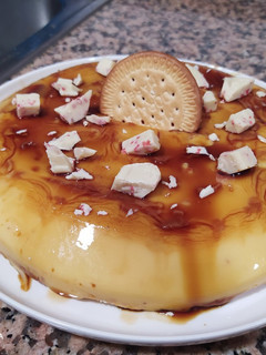 Una foto de Flan de chocolate blanco