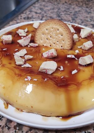 Una foto de Flan de chocolate blanco