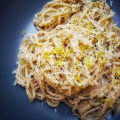 A picture of Creamy Lemon & Garlic Spaghetti.