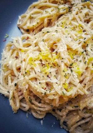 A picture of Creamy Lemon & Garlic Spaghetti.