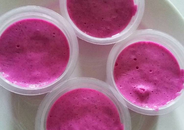 Cara Gampang Menyiapkan Es Cream Buah Naga, Bikin Ngiler