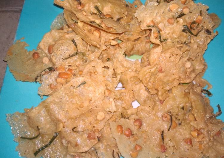 Peyek kacang tanah renyah