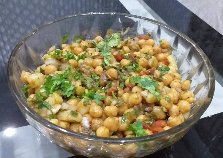 Simple Way to Make Any-night-of-the-week Chat patti channa chaat