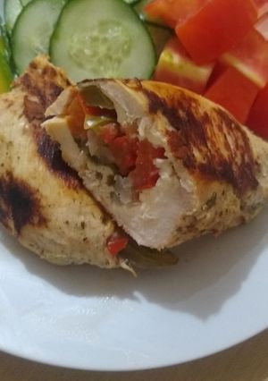 Una foto de Pechuga rellena de vegetales, cocida al sartén