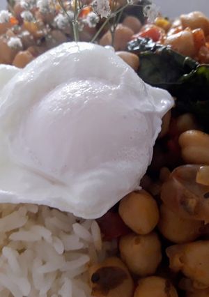Una foto de Potaje de Garbanzos con Acelga a lo Carmelita