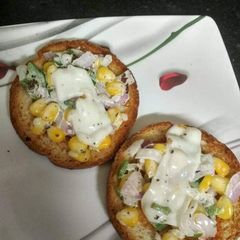 A picture of Garlic Bread Pizza.