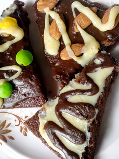 A picture of Brownie pizza.