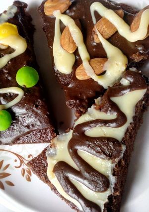 A picture of Brownie pizza.