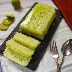 A picture of Lemon flan froasting lemon.