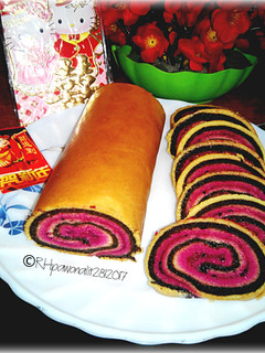 Foto resep Lapis Legit Roll filling Dragon Fruit Jam