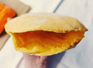 Foto di Pane arabo istantaneo alla zucca in friggitrice ad aria