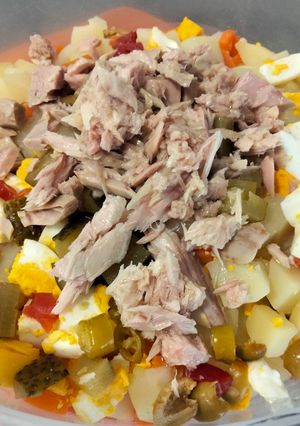 Una foto de Ensaladilla rusa picantona
