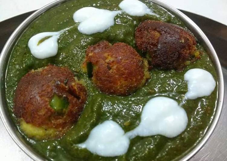 Simple Way to Make Super Quick Homemade Palak paneer kofta curry