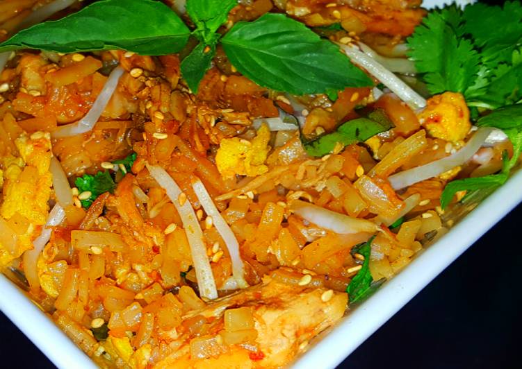 Recipe of Speedy Mike&#39;s Chicken Pad Thai