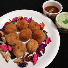 A picture of Potatoes and Vegetables Cutles😃😃.