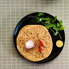 A picture of Sattu paratha.
