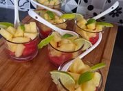 Une photo de verrine basilic