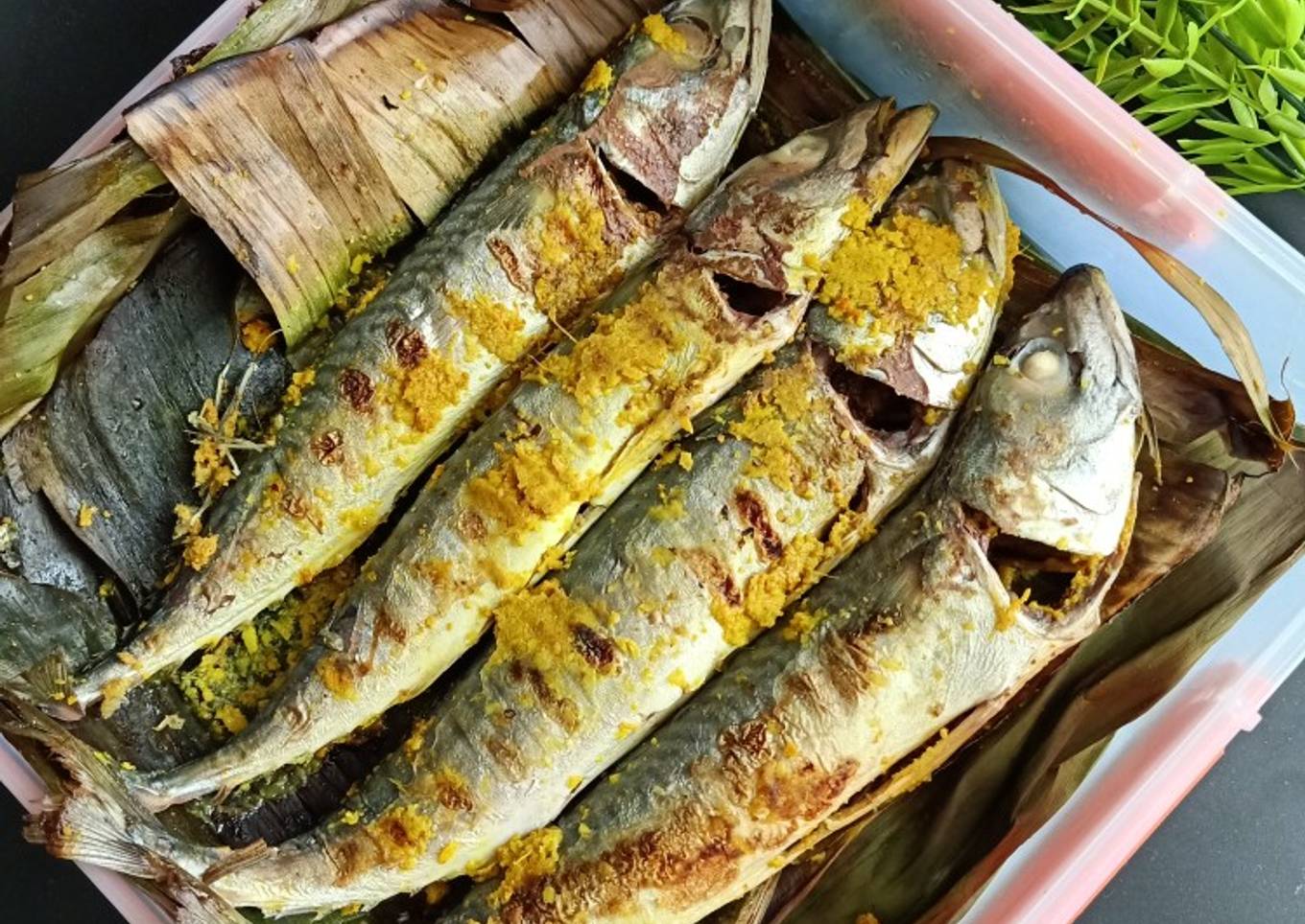 Ikan Salem Panggang Bumbu Dasar Kuning