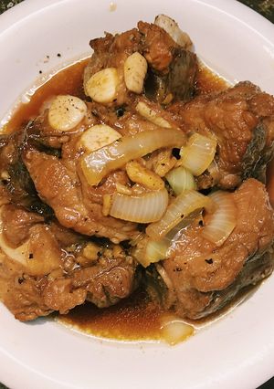 Hình của món Sườn kho tiêu.