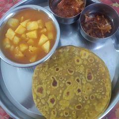Gujarati Jeera Thepla & Potato Curry (Bateta nu Shak) A picture of Gujarati Jeera Thepla & Potato Curry (Bateta nu Shak).