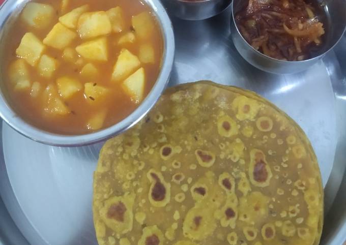 Gujarati Jeera Thepla & Potato Curry (Bateta nu Shak)