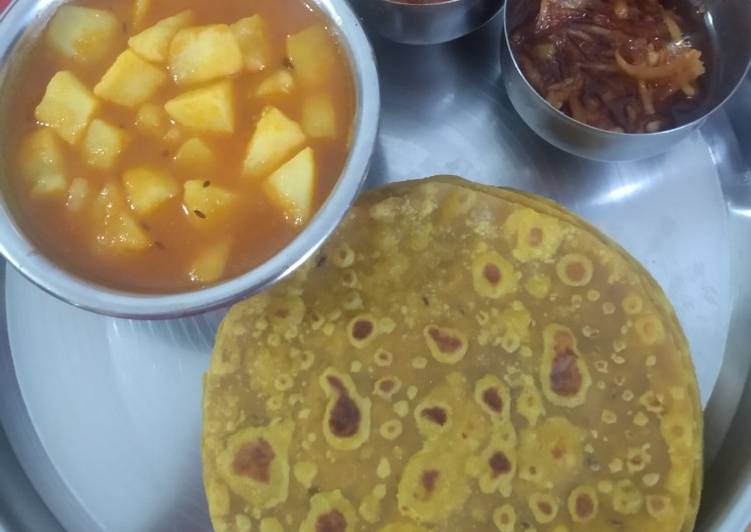 Gujarati Jeera Thepla &amp; Potato Curry (Bateta nu Shak)