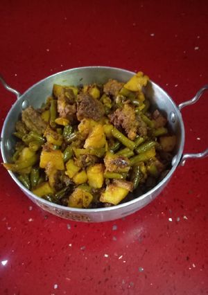 करारे आलू बींस वड़ी(karare aloo beans vadi recipe in hindi) रेसिपी मुख्य फोटो
