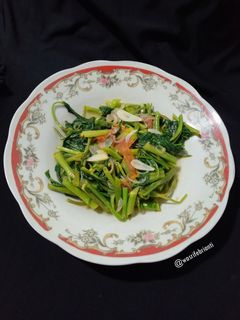 Foto resep 17. Tumis kangkung sederhana