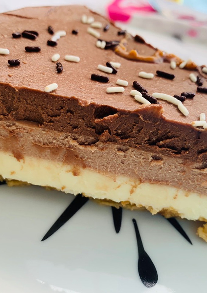 Una foto de Tarta tres chocolates 🍫🍫🍫