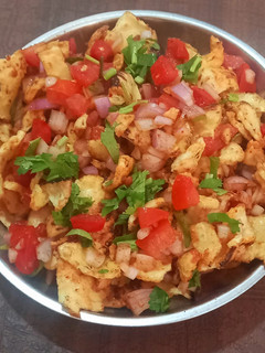 શેકેલી પાપડી ચાટ (Sekeli Papdi Chaat Recipe In Gujarati) રેસીપી મુખ્ય ફોટો