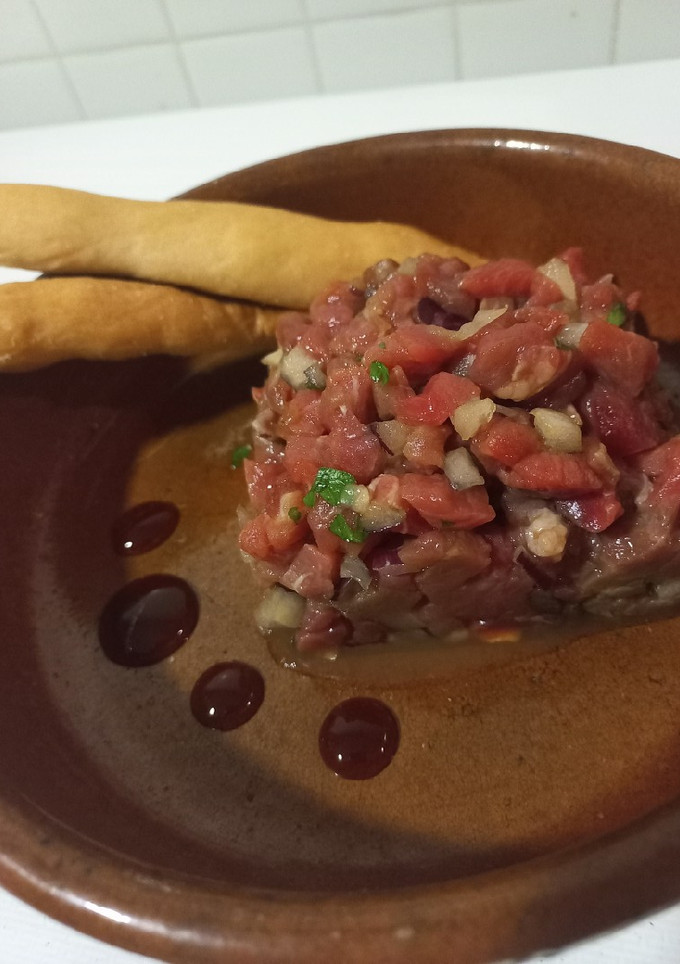 Una foto de Steak tartar de ternera 🇨🇵
