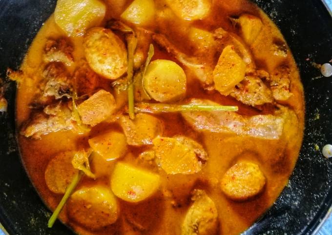 Gulai Nanas (Ayam Telur Kentang)