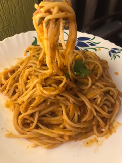 रेड सॉस सपगैटी(Red sauce spaghetti pasta recipe in hindi) रेसिपी मुख्य फोटो