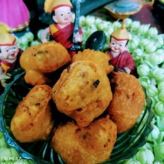 A picture of Uruli kizhangu bonda.