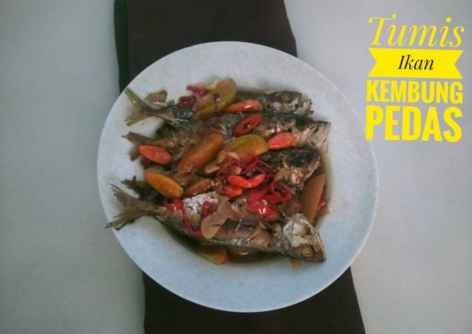 Resep Tumis Ikan Kembung Pedas oleh Imas dhapin - Cookpad