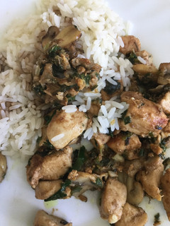Una foto de Wok de Pechuga de Pollo salteado estilo Oriental