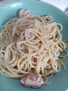Foto di Spaghetti aglio olio peperoncino e tonno