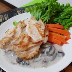 รูปของ Steak ayam saus jamur