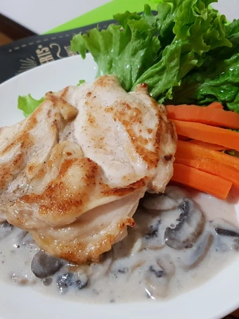 Langkah Gampang Membuat Resep Steak ayam saus jamur yang Bikin Ngiler Anti Ribet, Menggugah Selera