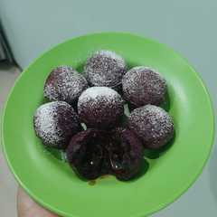 Bola bola Ubi Ungu isi Gula Aren রেসিপির প্রধান ছবি