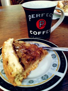 Una foto de Tarta de frutas otoñales