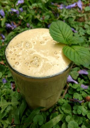 Una foto de Licuado smoothie de durazno y nuez 🍹