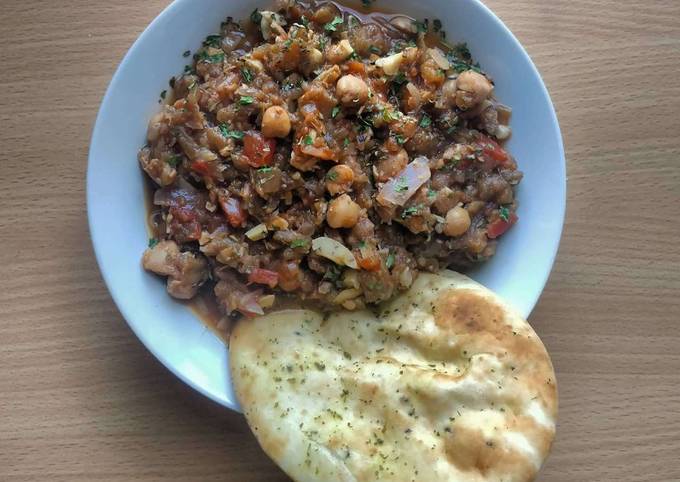 Aubergine & chickpea stew